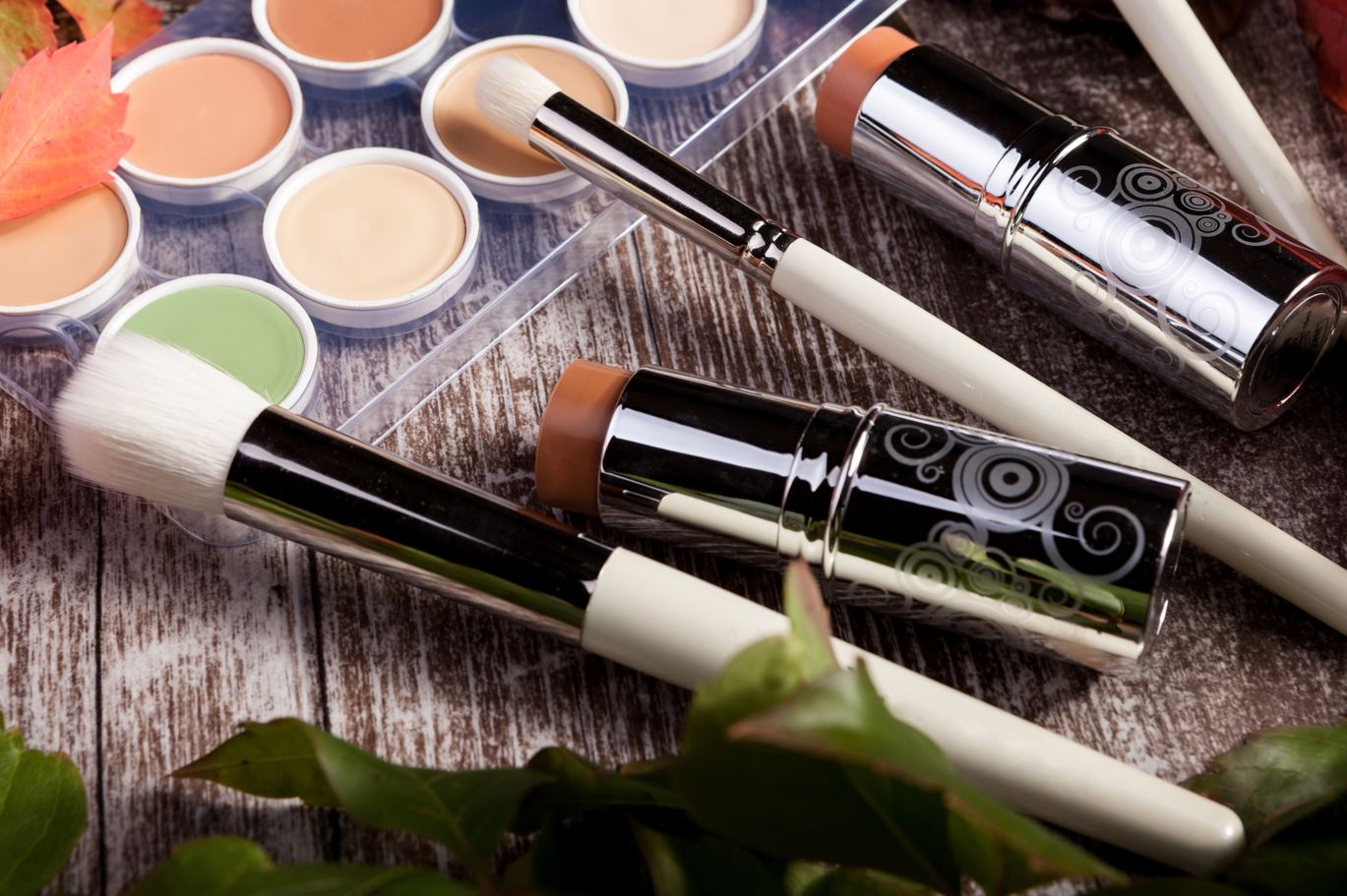 What's the Difference Between Concealer And Foundation Makeup   